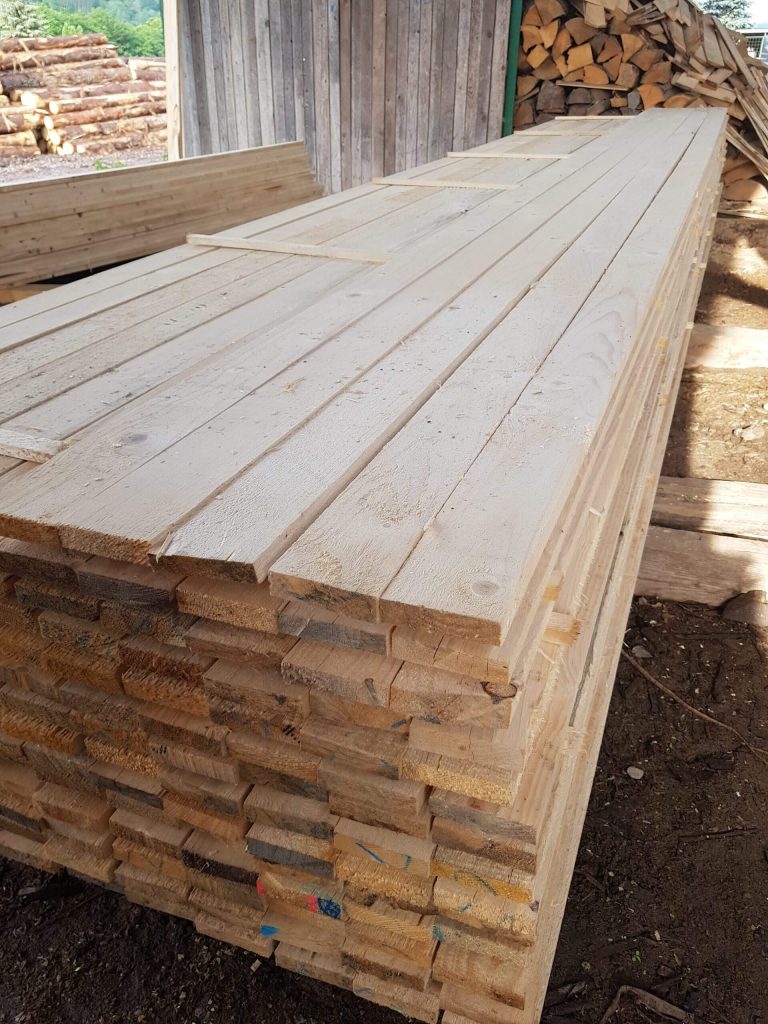 Šalovacie dosky v rozmere 25 x 100 mm v dĺžke 3m až 6m)